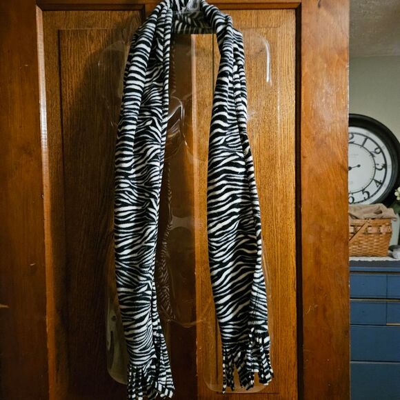 Black and White Zebra Print Fringed Scarf | NWT Viscose Wrap - Picture 1 of 6